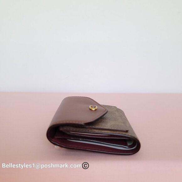 COACH Wyn Small Wallet In Colorblocked Signature Canvas & Leather-Tan Rust 🎈$89 - Picture 8 of 16